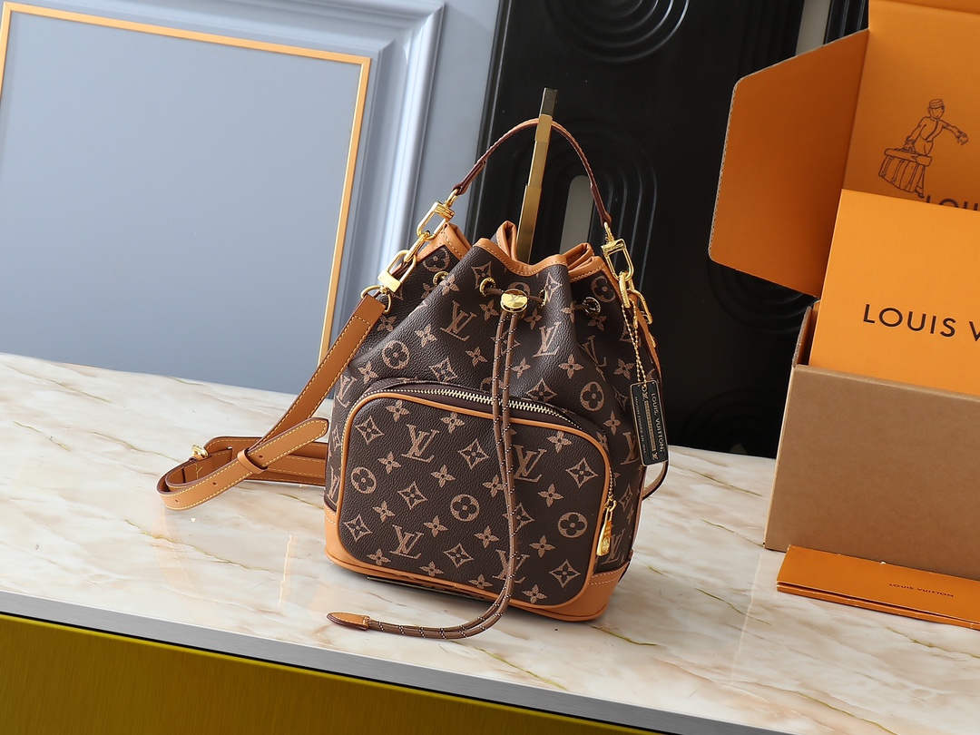 LV Classic Handbag Monogram Canvas Model M13747 Interior Pocket Everyday